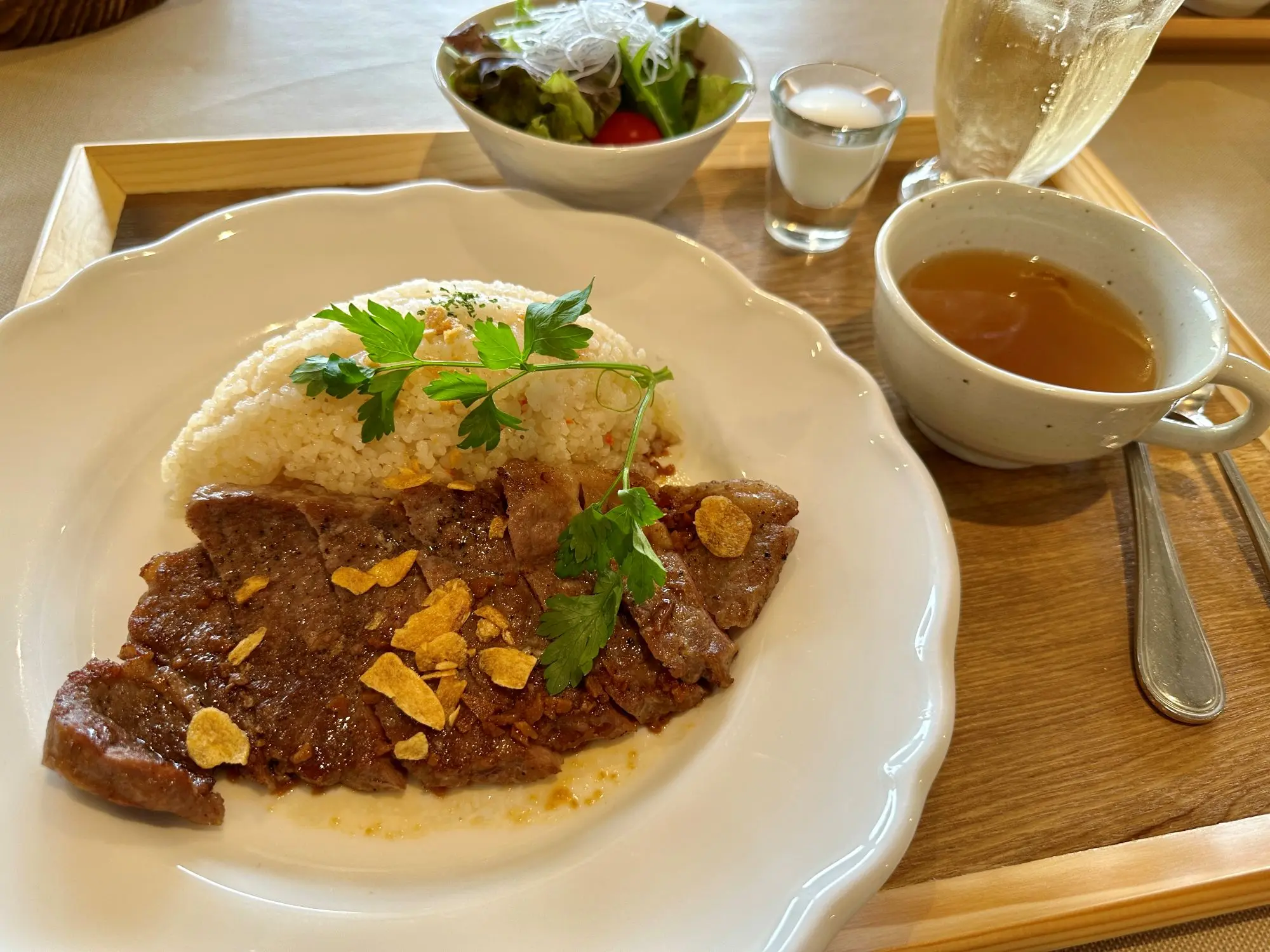 焦がし醤油のガーリックステーキピラフ